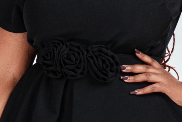 Elegant Waist Belt with 3 Rose Flower Details
